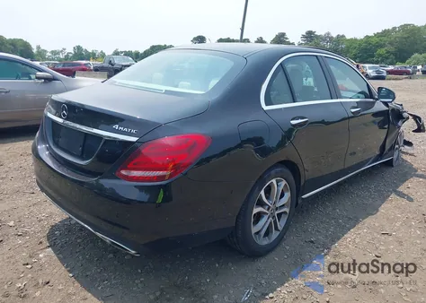 2018 Mercedes-Benz C 300 4Matic z USA, uszkodzony, nr VIN WDDWF4KBXJR404313